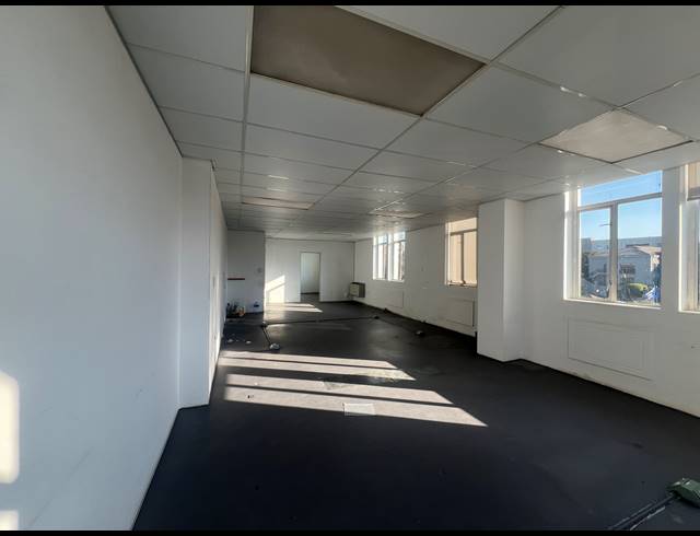 88M² OFFICE TO LET IN ILLOVO